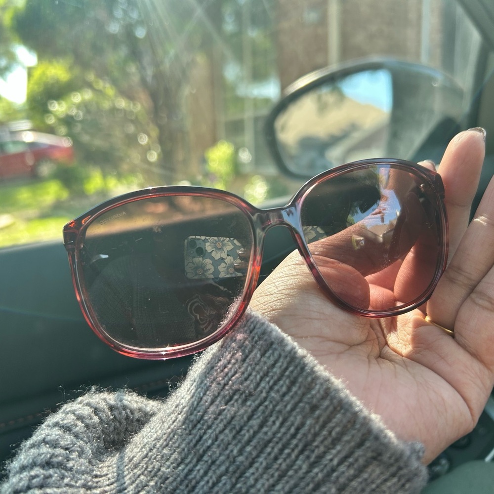 Oversized Tortoiseshell Sunglasses with UV Protection